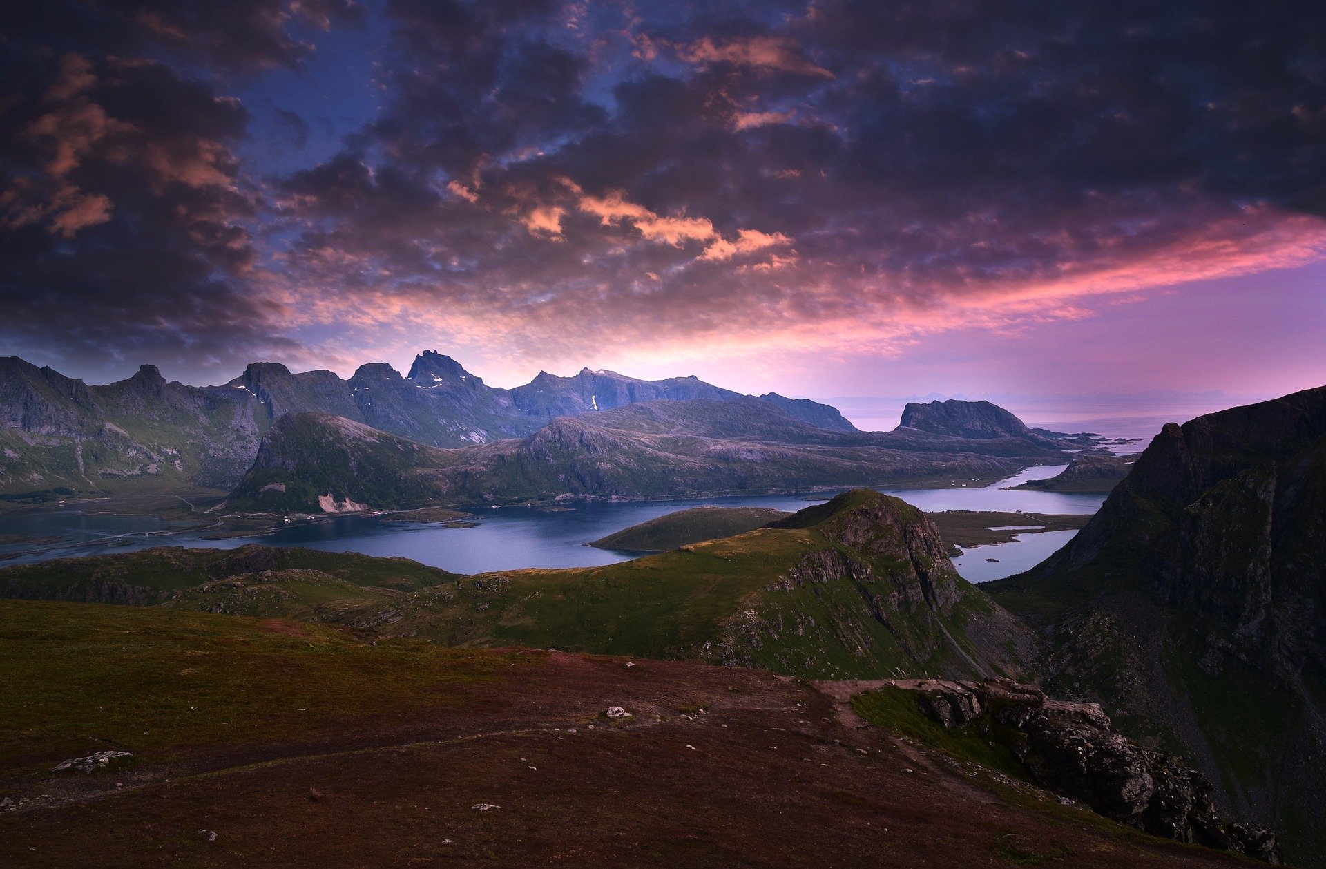 Tercera imagen del banner - Montañas